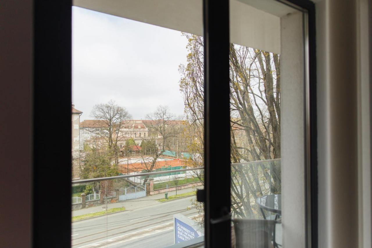Enjoy The Light ! Central Space Oradea Exterior foto